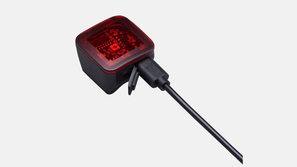 49121-360_LGHT_FLASH-PACK-HEADLIGHT-TAILLIGHT_DETAIL-1