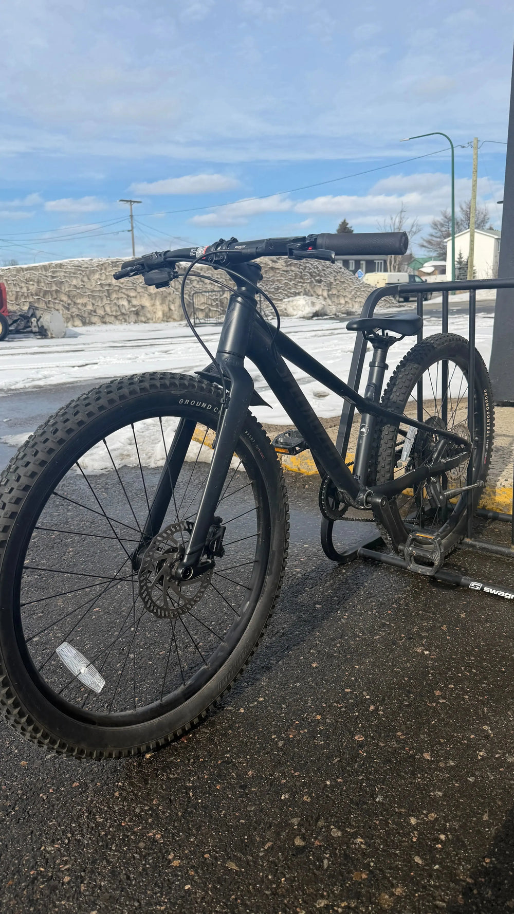 RIPROCK 24 - Cast Black/Smoke Vélo D'occasion certifié Specialized