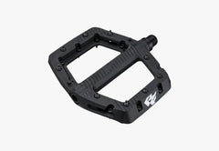 chester_pedal_black_rotation_3_pdp