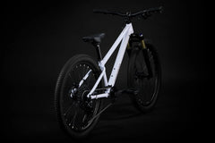 my25-charger-youth-24-ice-white-beauties-quarter-rear-xl