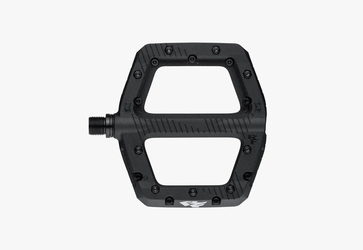 chester_pedal_black_rotation_1_pdp